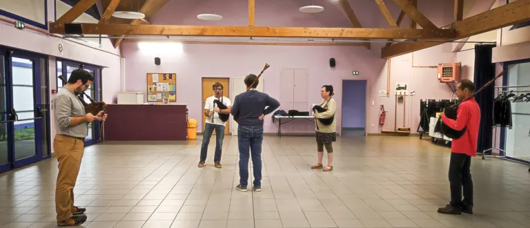 Les sonneurs de l’atelier veuze de la Javelle du Pays d’Ancenis en répétition